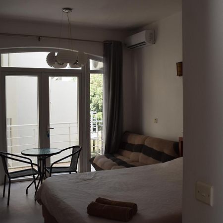 Ocean Drive Studio - Opposite The Beach Grand Baie Extérieur photo