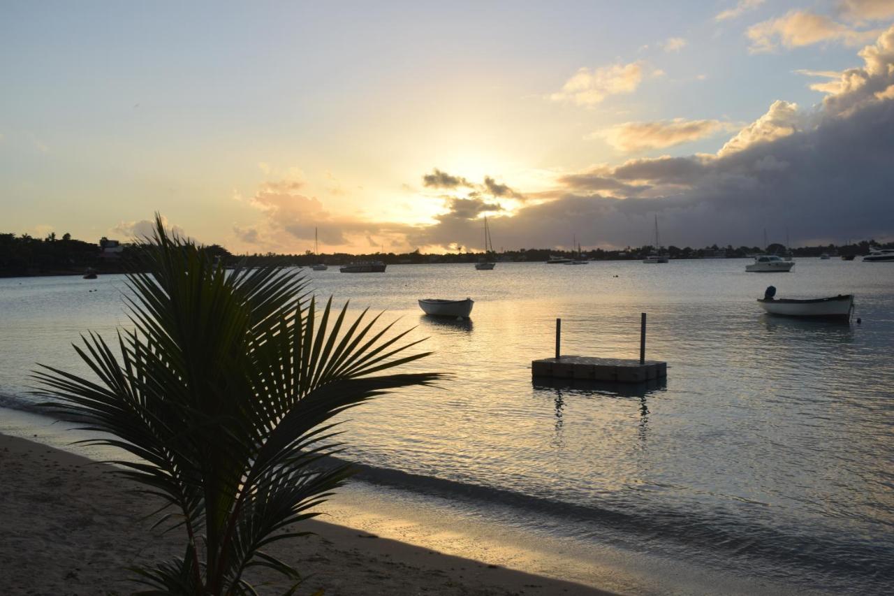 Ocean Drive Studio - Opposite The Beach Grand Baie Extérieur photo