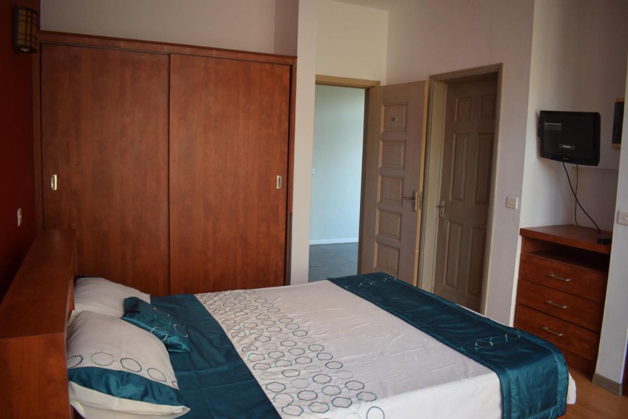 Ocean Drive Studio - Opposite The Beach Grand Baie Extérieur photo