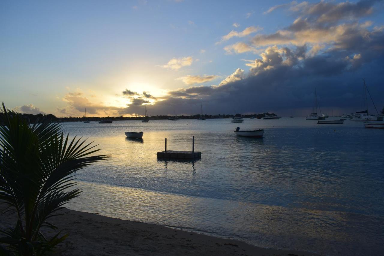 Ocean Drive Studio - Opposite The Beach Grand Baie Extérieur photo
