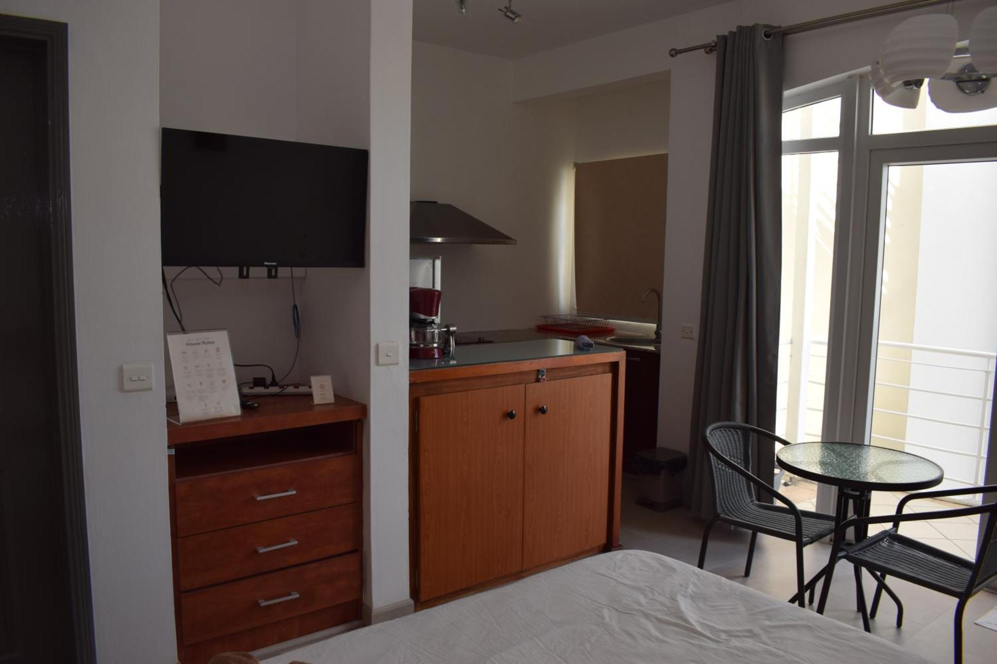 Ocean Drive Studio - Opposite The Beach Grand Baie Extérieur photo